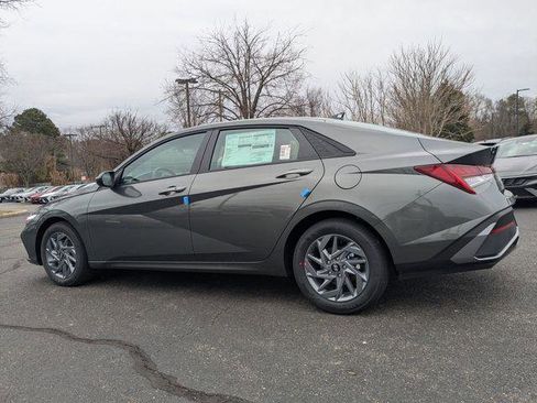 New 2026 Hyundai Elantra Hybrid FWD image 6