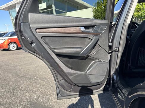 Used 2024 Audi Q5 2.0T Premium image 25