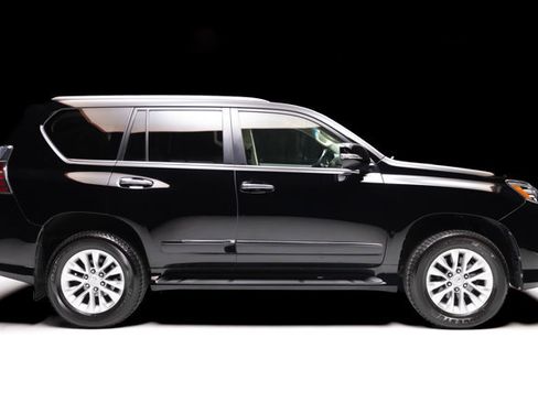 Used 2019 Lexus GX 460 Premium AWD/4WD image 2