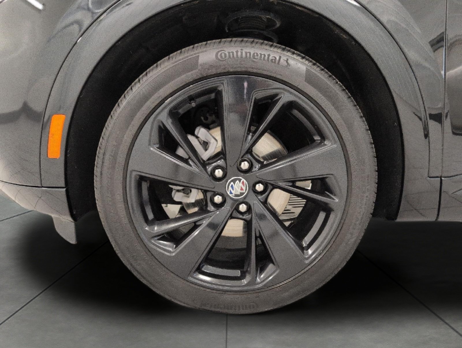 Used 2023 Buick Envision Essence w/ Sport Touring Package AWD/4WD image 3