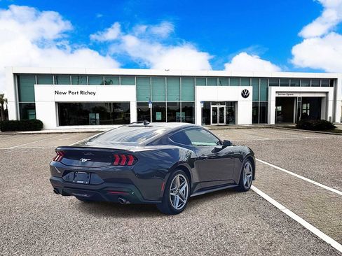 Used 2024 Ford Mustang Premium image 8