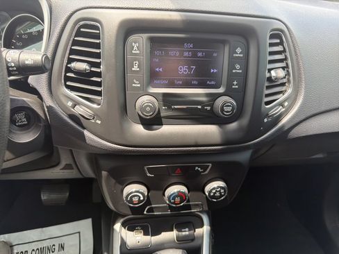 Used 2017 Jeep Compass Sport w/ Tech Group FWD image 23