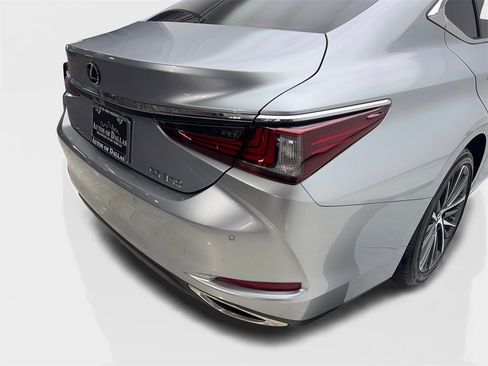 Used 2022 Lexus ES 350 w/ Premium Package image 18