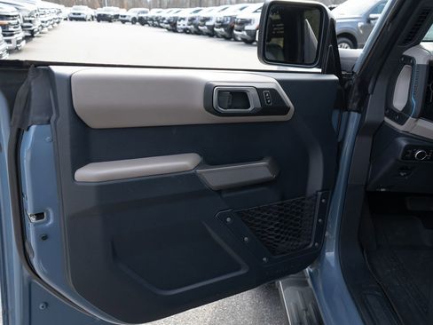 Used 2023 Ford Bronco Wildtrak image 16