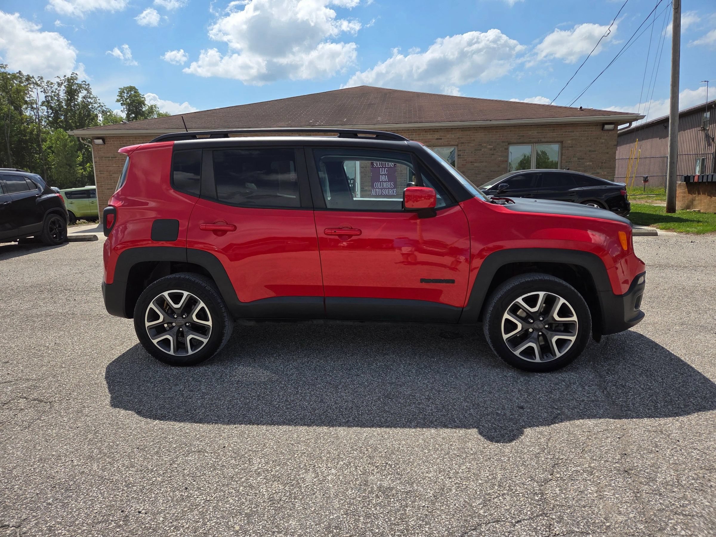 Used 2018 Jeep Renegade Latitude w/ Cold Weather Group AWD/4WD image 5