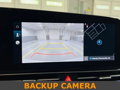 Used 2025 Hyundai Elantra SEL FWD image 7