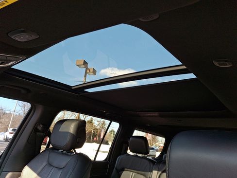 Used 2022 Jeep Wagoneer Series II w/ Premium Group I image 15