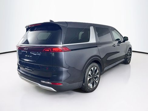 Used 2023 Kia Carnival EX FWD image 33