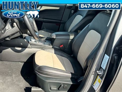 Used 2022 Ford Escape Titanium w/ Titanium Premium Package image 17