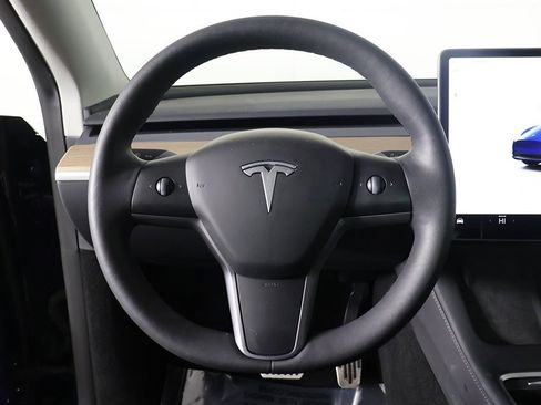 Used 2023 Tesla Model Y Long Range image 31