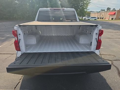 Used 2022 Chevrolet Silverado 1500 LT AWD/4WD image 10