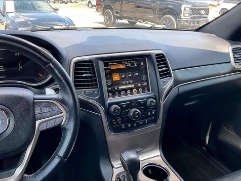 Used 2017 Jeep Grand Cherokee Limited w/ Luxury Group II RWD image 9