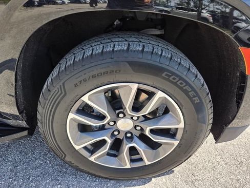 Used 2021 Chevrolet Suburban LT RWD image 9