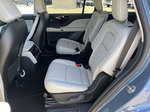New 2026 Lincoln Aviator Reserve image 27