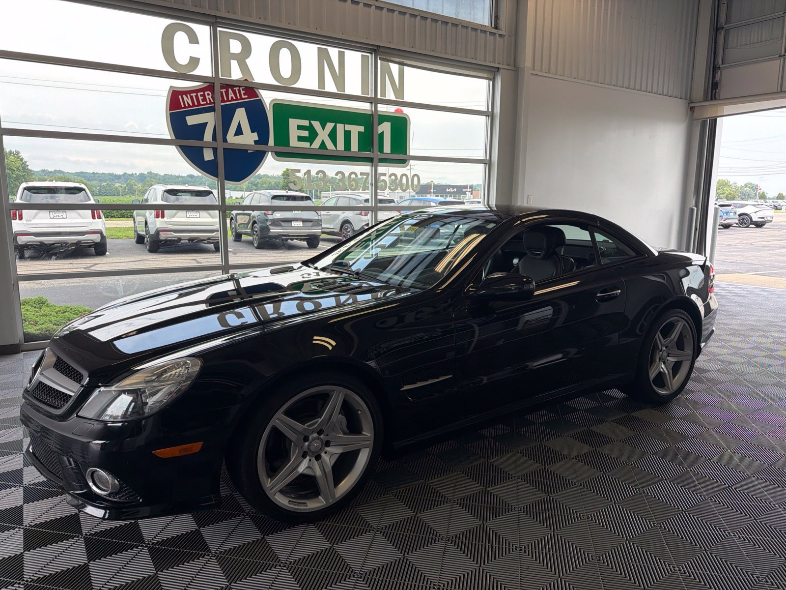 Used 2011 Mercedes-Benz SL 550 image 3