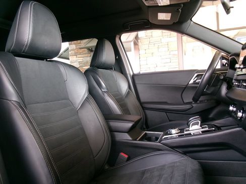 Used 2024 Mitsubishi Outlander SE image 20