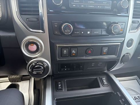 Used 2021 Nissan Titan SV w/ SV Convenience Package image 18