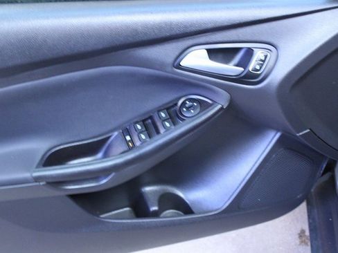 Used 2018 Ford Focus SE image 11