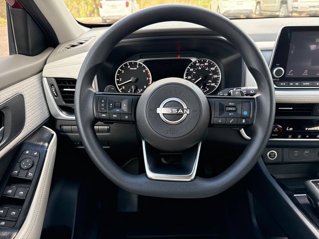 Certified 2023 Nissan Rogue SV FWD image 15