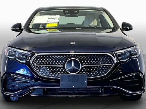New 2027 Mercedes-Benz E 450 4MATIC Sedan image 2