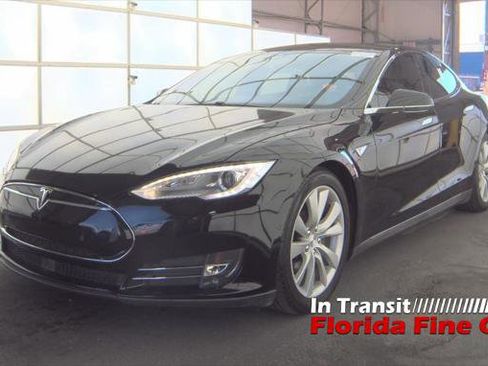 Used 2015 Tesla Model S 60 image 2