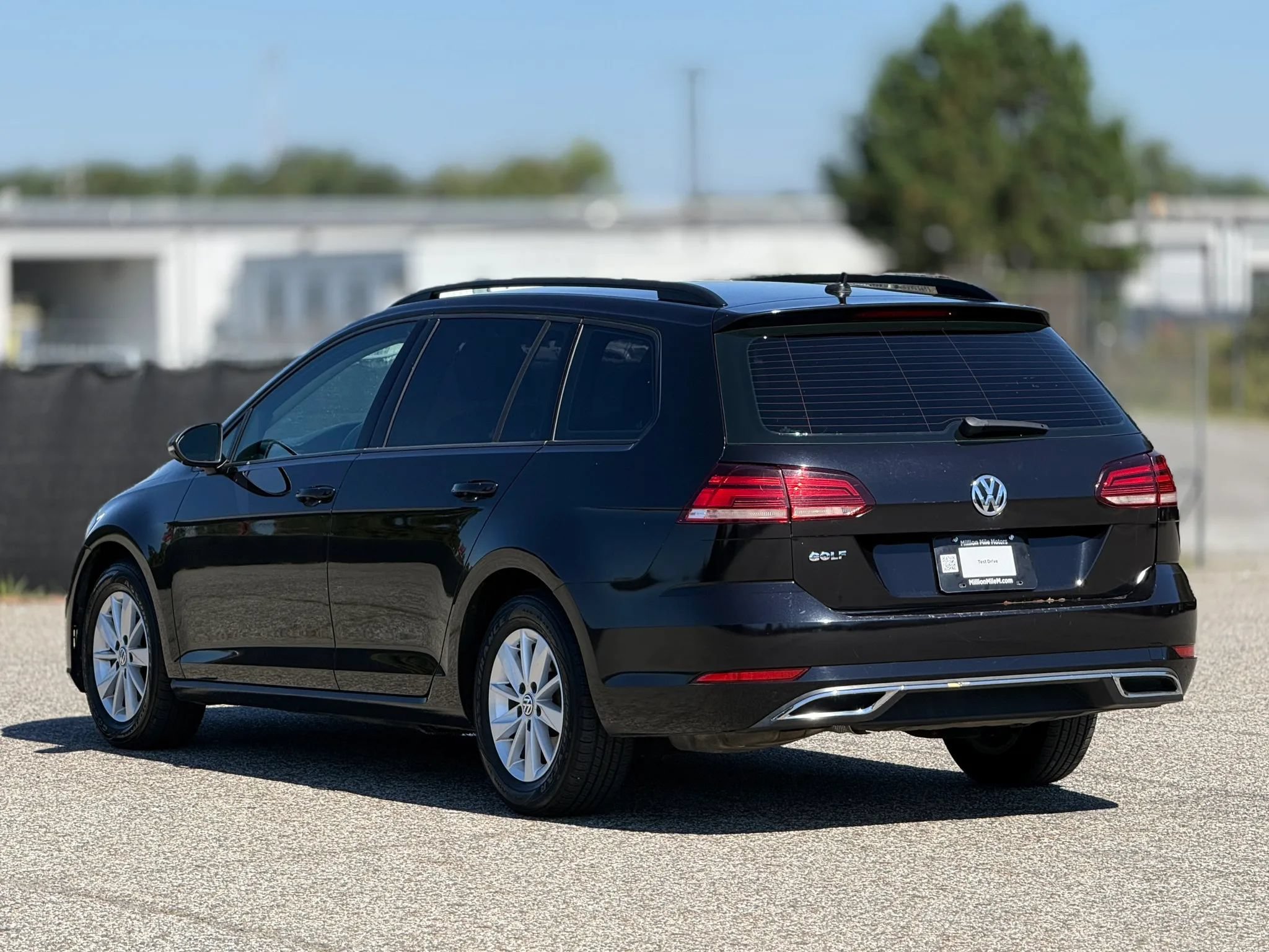 Used 2019 Volkswagen Golf S FWD image 10