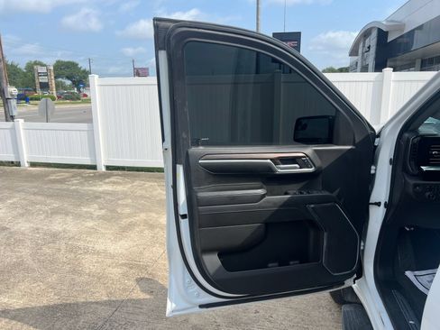 Used 2024 Chevrolet Silverado 1500 LT Trail Boss w/ Protection Package AWD/4WD image 17