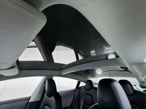 Used 2018 Tesla Model 3 Long Range image 11