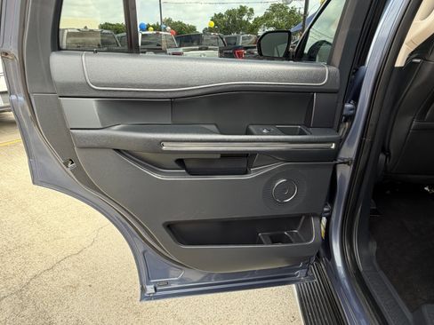 Certified 2022 Ford Expedition XLT image 15