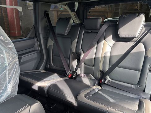 New 2025 Ford Bronco Outer Banks image 39