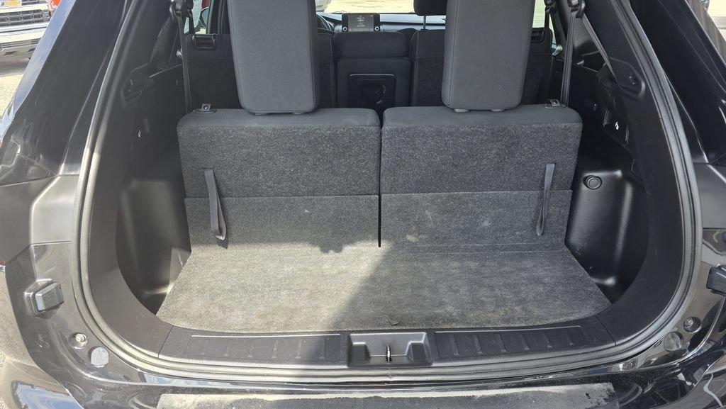 Used 2023 Mitsubishi Outlander ES FWD image 12