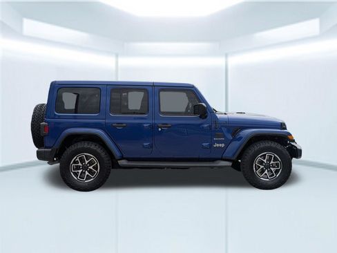 Used 2019 Jeep Wrangler Unlimited Sahara AWD/4WD image 7