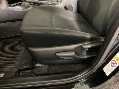 Used 2018 Toyota RAV4 LE w/ All Weather Liner Package AWD/4WD image 20