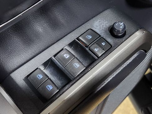 Used 2020 Toyota Tacoma SR5 image 43