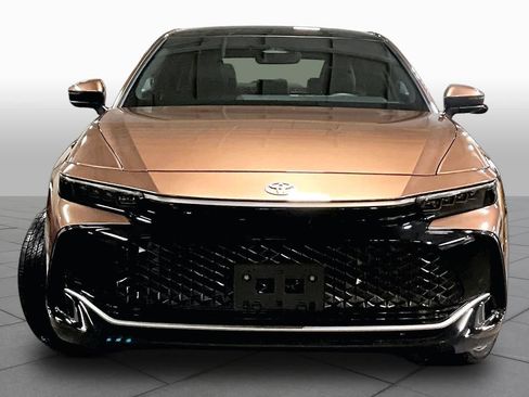 Used 2025 Toyota Crown w/ Advanced Technology Package AWD/4WD image 4