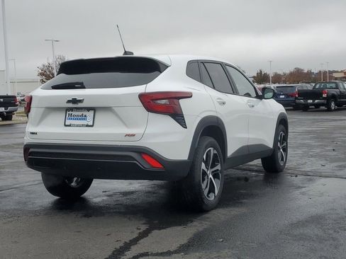 Used 2024 Chevrolet Trax RS image 9