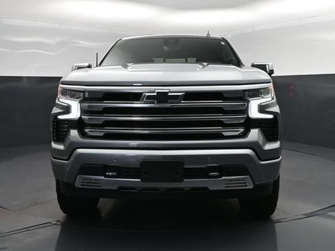 Used 2025 Chevrolet Silverado 1500 High Country w/ Technology Package AWD/4WD image 10