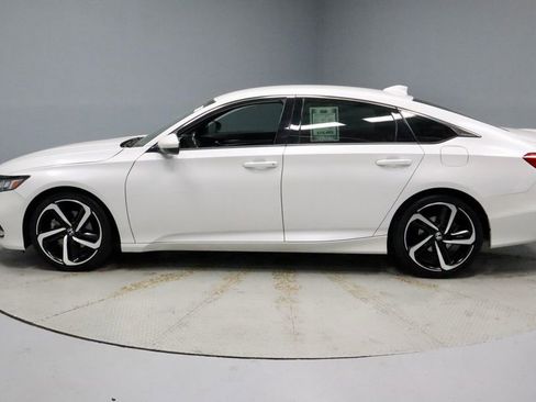 Used 2018 Honda Accord Sport image 8
