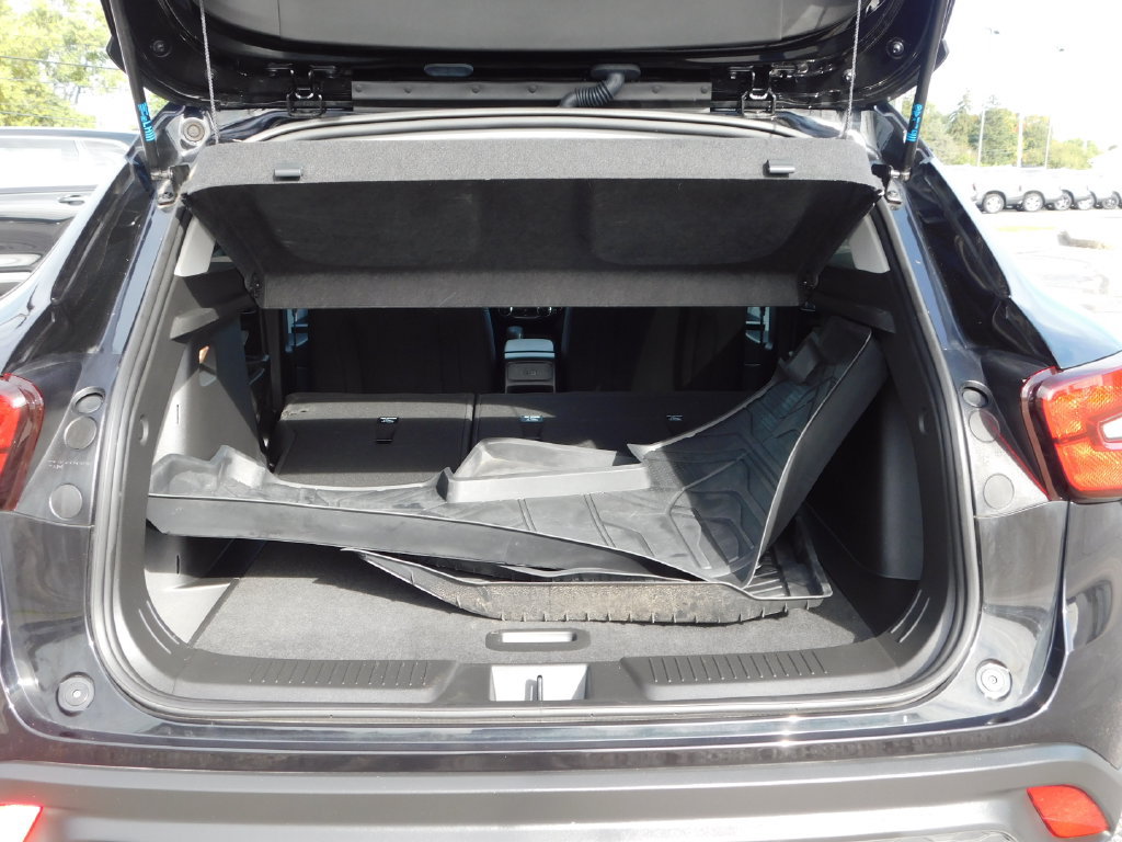 Used 2025 Chevrolet Trax LT FWD image 22