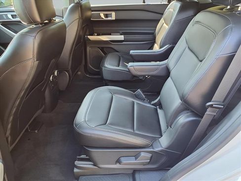 Used 2022 Ford Explorer XLT w/ Equipment Group 202A image 22