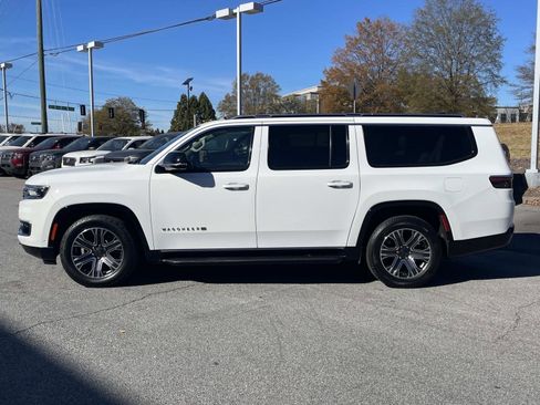 Used 2024 Jeep Wagoneer L Base w/ Premium Group I image 2