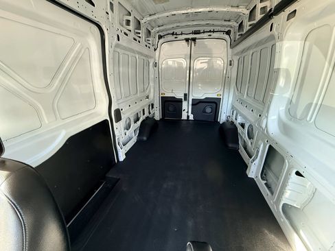 Used 2024 Ford Transit 250 148 High Roof RWD image 16