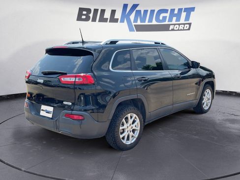 Used 2018 Jeep Cherokee Latitude Plus FWD image 5