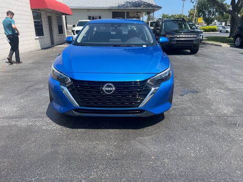 Used 2025 Nissan Sentra SV FWD image 8
