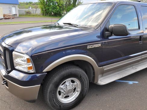 Used 2005 Ford Excursion Eddie Bauer RWD image 3