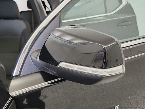 Used 2023 Chevrolet Traverse LT FWD image 45