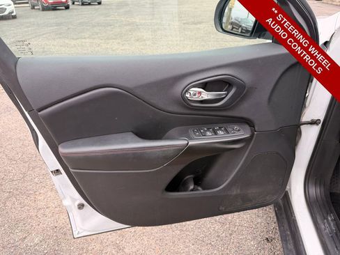 Used 2019 Jeep Cherokee Trailhawk w/ Comfort & Convenience Group image 14