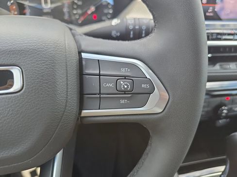Certified 2025 Jeep Compass Latitude w/ Sun & Sound Group AWD/4WD image 25
