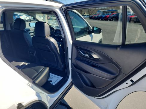 Certified 2023 GMC Terrain AT4 AWD/4WD image 35
