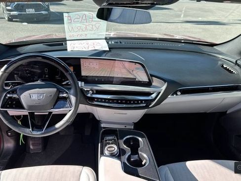 Used 2024 Cadillac Lyriq Sport w/ LPO, Floor Liner Package AWD/4WD image 6